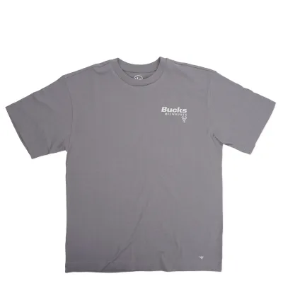 &#39;47 BRAND MILWAUKEE BUCKS LATERAL FOUNDATION TEE