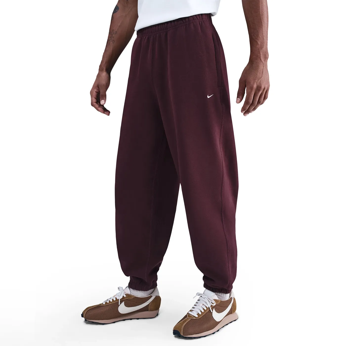 NIKE SOLO SWOOSH CUFFED PANT