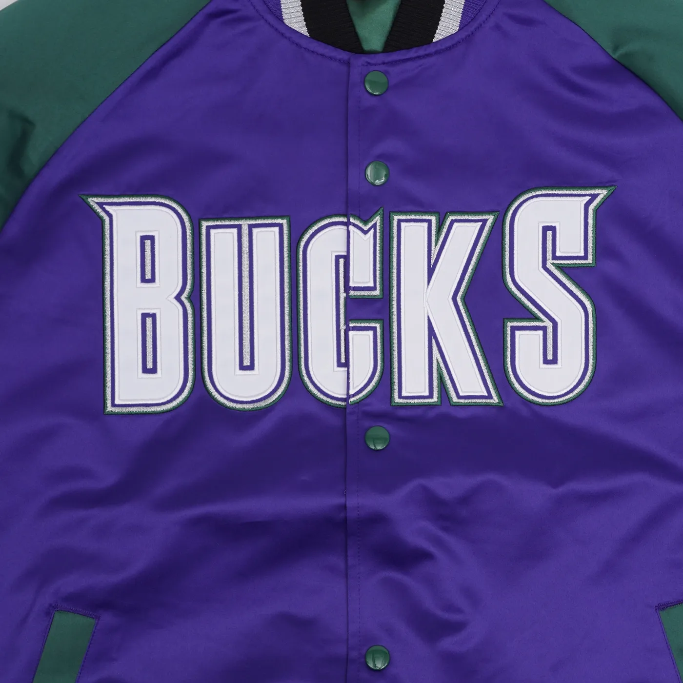 Mitchell & Ness Milwaukee Bucks Playmaker Lightweight Satin Jacket 