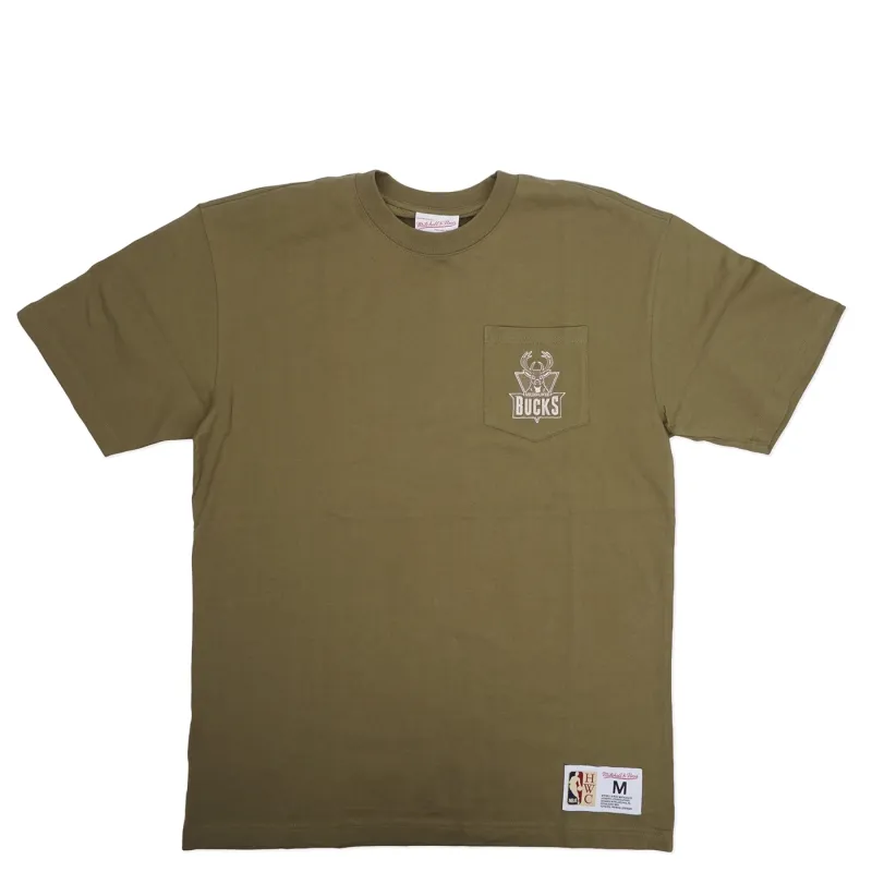 MITCHELL &amp; NESS MILWAUKEE BUCKS PREMIUM POCKET TEE