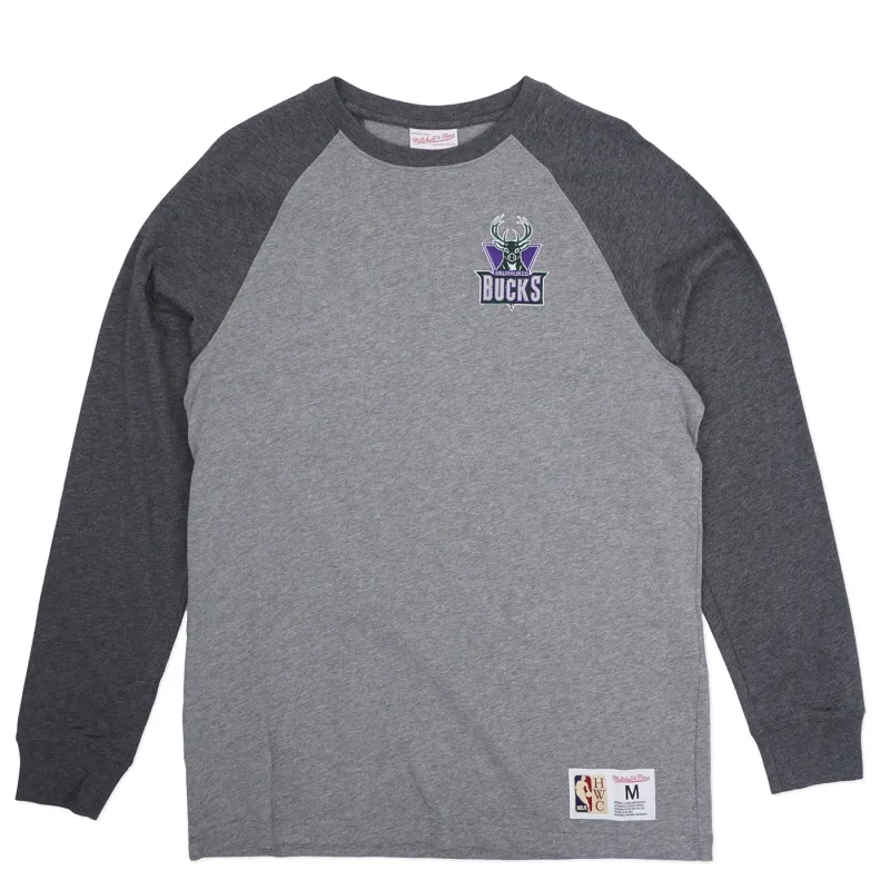 MITCHELL &amp; NESS MILWAUKEE BUCKS LEGACY PREMIUM LONG SLEEVE SHIRT