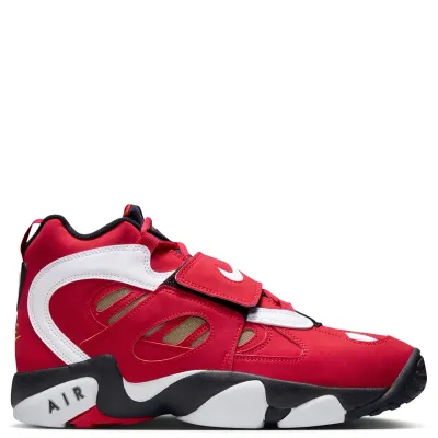 Medial side view of Nike Air Diamond Turf 2 with classic paneling