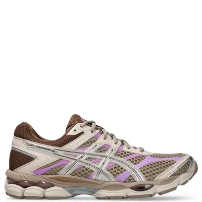 Lateral side view of ASICS GEL-CUMULUS 16 featuring mesh underlays, synthetic overlays, and GEL cushioning.