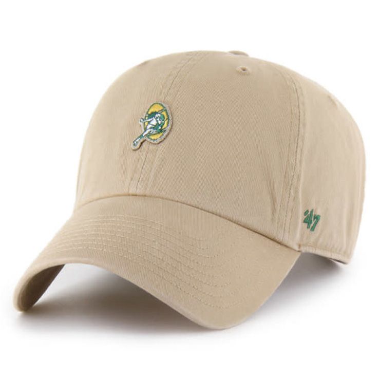 Green Bay Packers Historic Micro Patch Clean Up hat in khaki with vintage Packers logo on front.