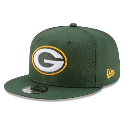 green Bay Packers New Era 9FIFTY snapback hat in green with raised white and gold Packers “G” logo.