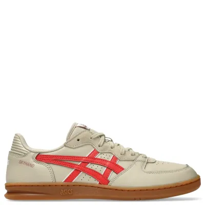 Right side profile with SKYHAND branding and gum sole