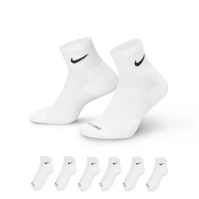 Pair of white Nike ankle socks with black Swoosh logo and cushioned Everyday Plus design.