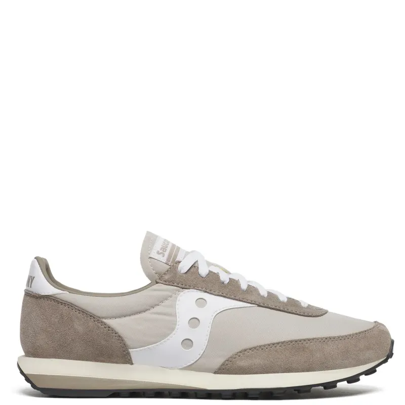 Lateral view of Saucony Trainer 80 in taupe with suede overlays and mesh upper.