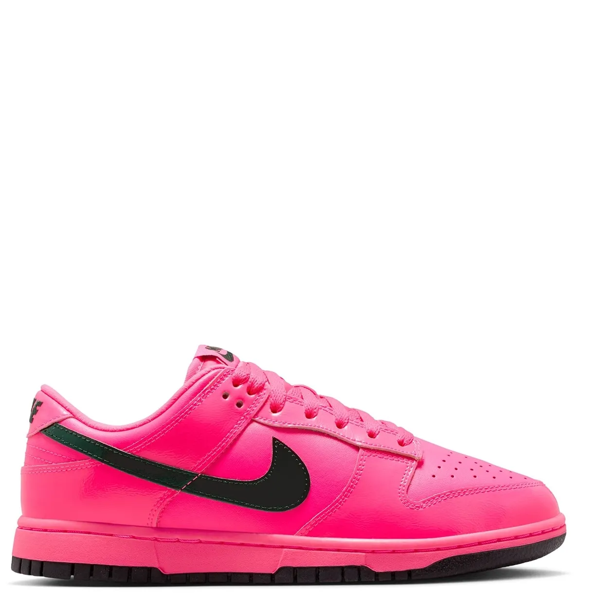 Full lateral side view of Nike Dunk Low Women’s pink and black sneakers