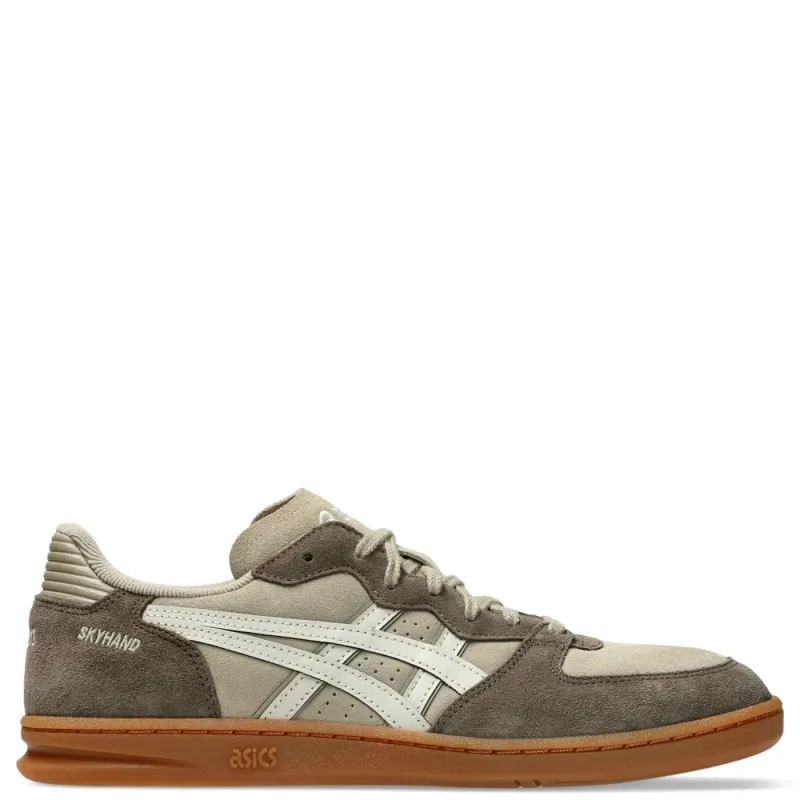 Right side profile of ASICS SKYHAND OG featuring heritage handball-inspired design.