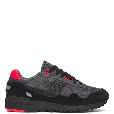 Lateral view of Saucony Shadow 5000 in Gunmetal/Black with mesh upper and suede overlays.