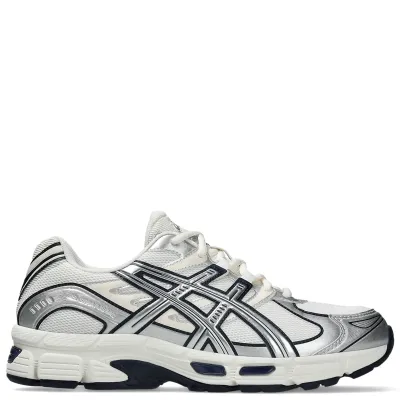 ASICS GEL-STRATUS MC lateral side profile highlighting GEL-Stratus branding and heel cushioning.
