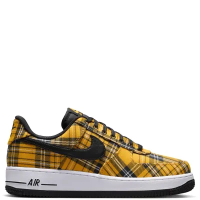 Medial side profile of Nike Women's Air Force 1 '07 featuring classic plaid textile construction