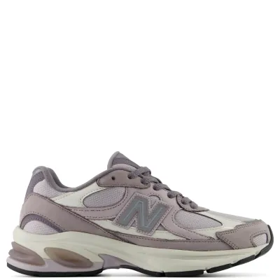 Lateral side view of the New Balance ABZORB 2010 in Off-Line Grey/Truffle Metallic with oversized ABZORB midsole.
