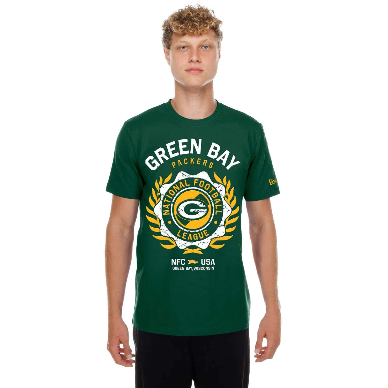 Front view of green New Era Packers Crest tee with Green Bay lettering and a distressed white and gold team crest.