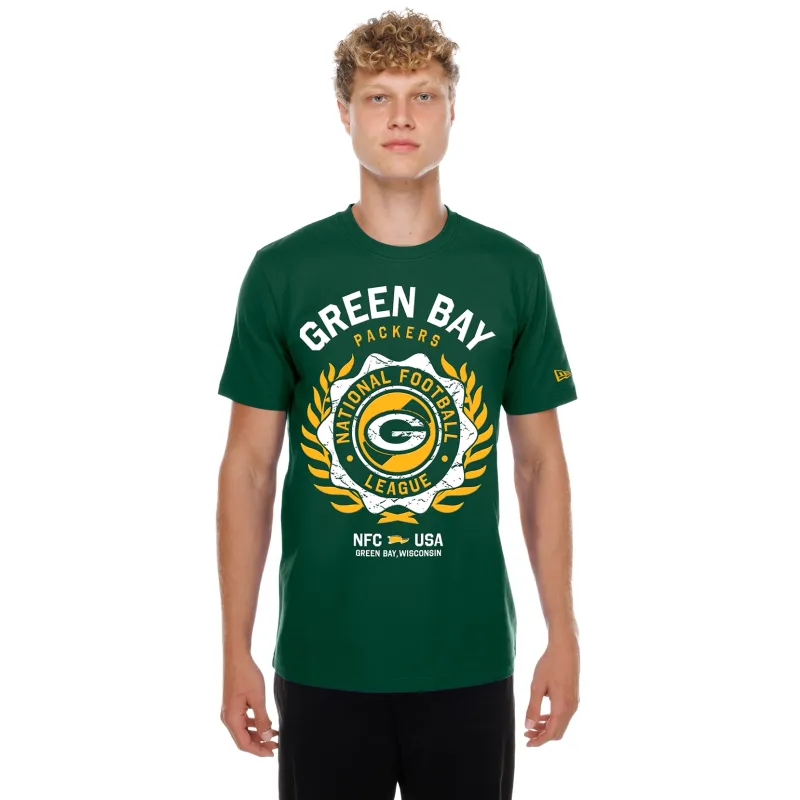 Front view of green New Era Packers Crest tee with Green Bay lettering and a distressed white and gold team crest.