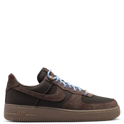 Opposite side view of the brown Nike Air Force 1 ’07 LV8 with blue patterned laces