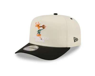 Angled front view of the cream Bucks Bango Rear Hit 9FIFTY A-Frame Hat with retro embroidery and a black visor.