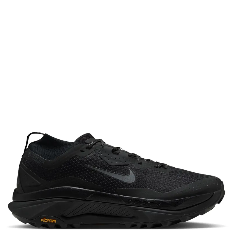 Outer side view of the black Nike ACG Zegama Trail GORE-TEX with an anthracite Swoosh and Vibram outsole.