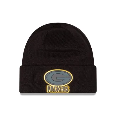 Front view of black New Era Packers Chrome cuff beanie with a grey G logo patch, gold outline and Packers lettering.