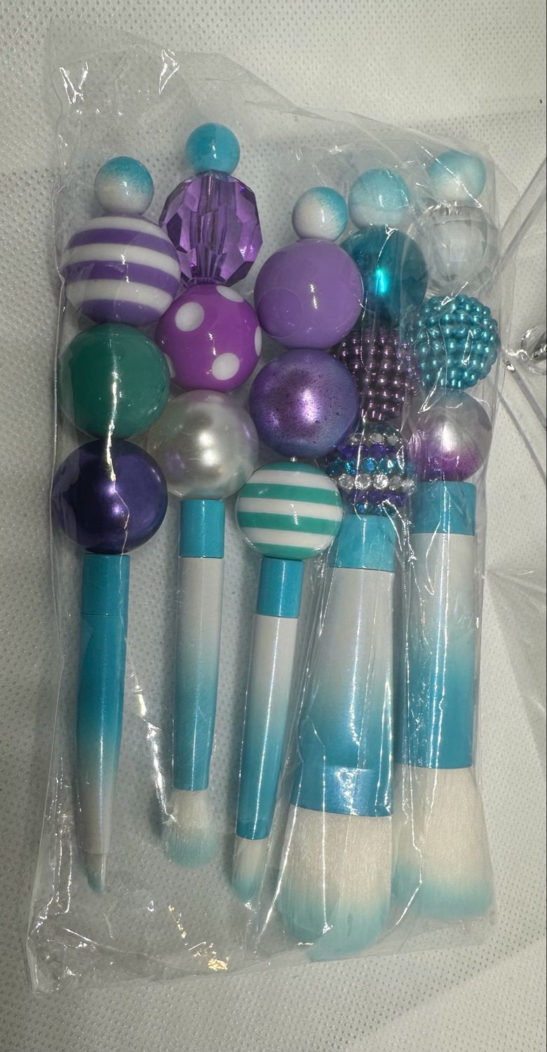Makeup brushes