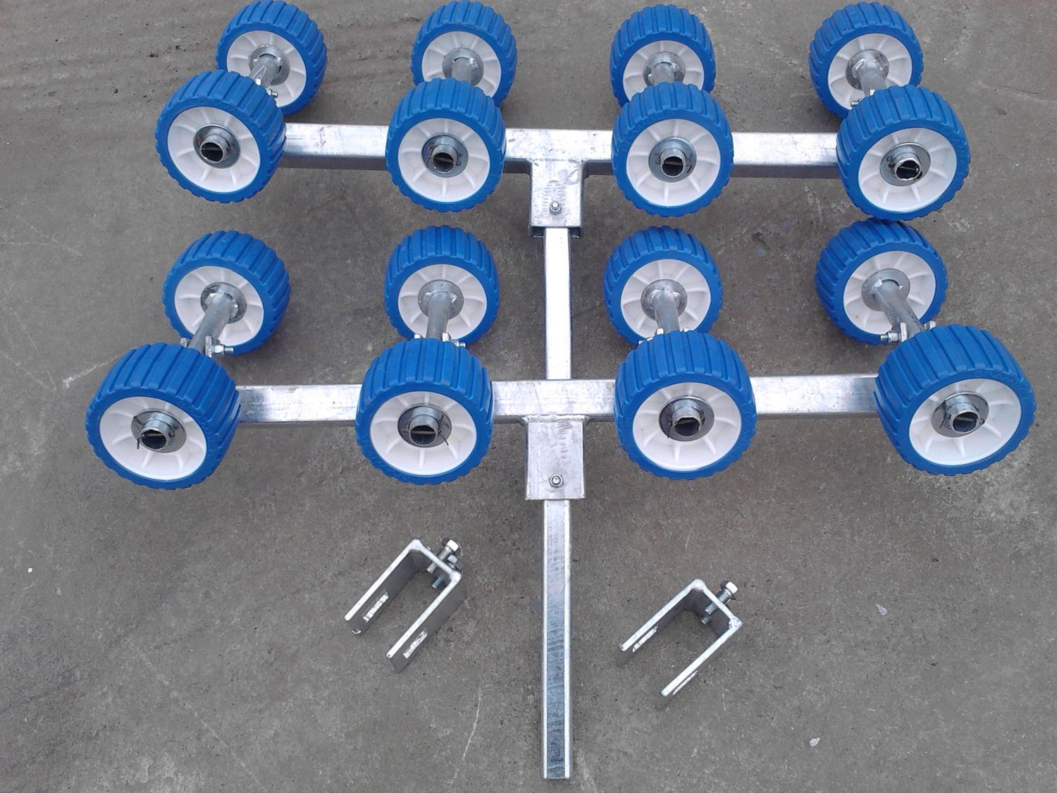 Boat trailer roller carriages (pair 8 rollers)