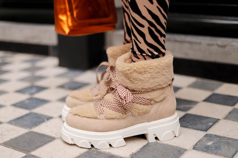 DWRS Harbin fluffy bikerboots beige