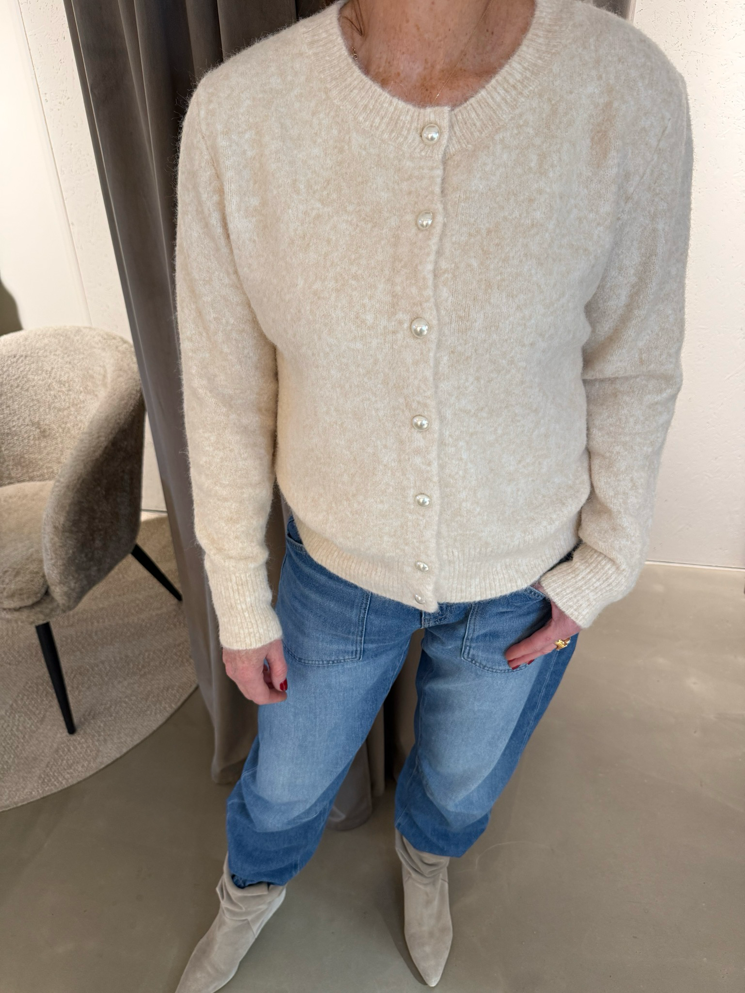 Mell vest met parelknoopjes beige