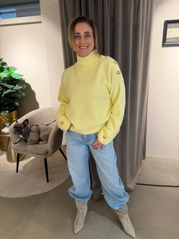 Luca trui yellow