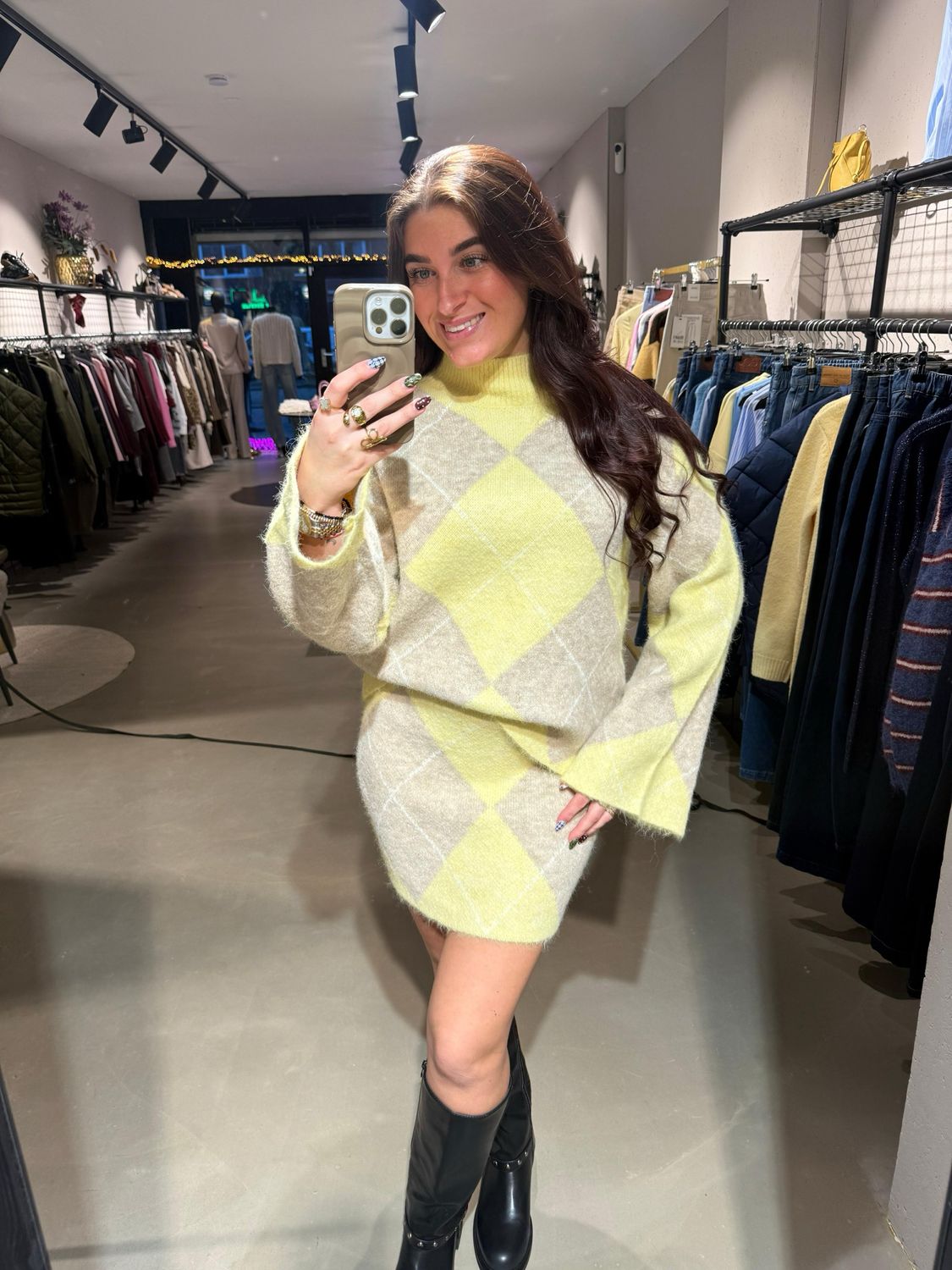 Jolanda trui en rok butteryellow/beige