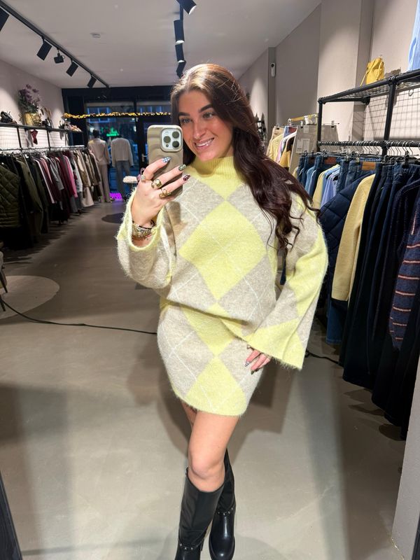 Jolanda trui en rok butteryellow/beige