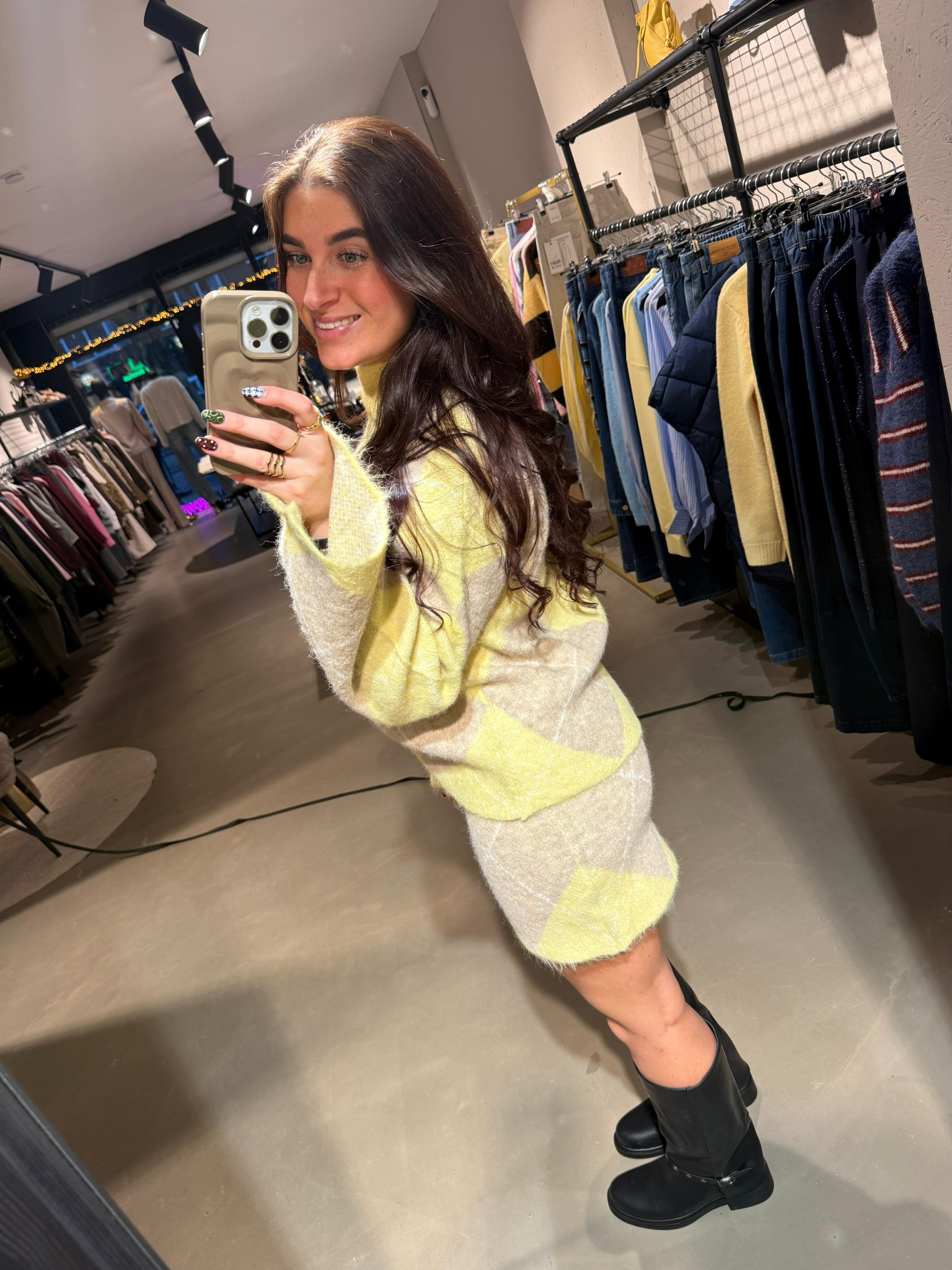 Jolanda trui en rok butteryellow/beige