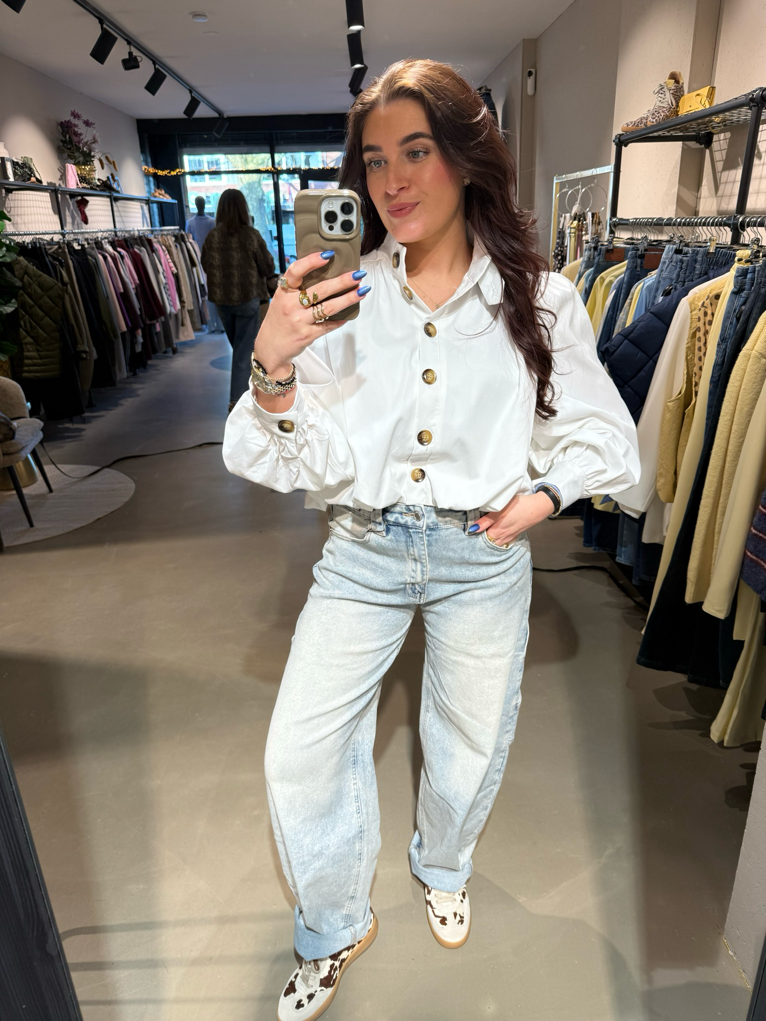 Elly witte blouse met pofmouw