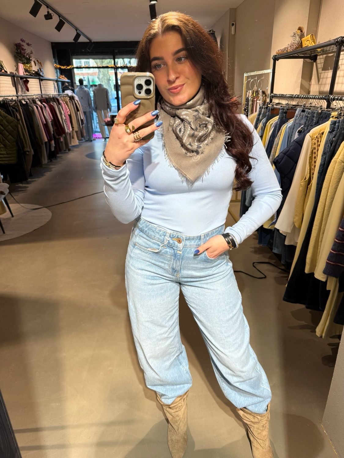 Cherryl longsleeve baby blue