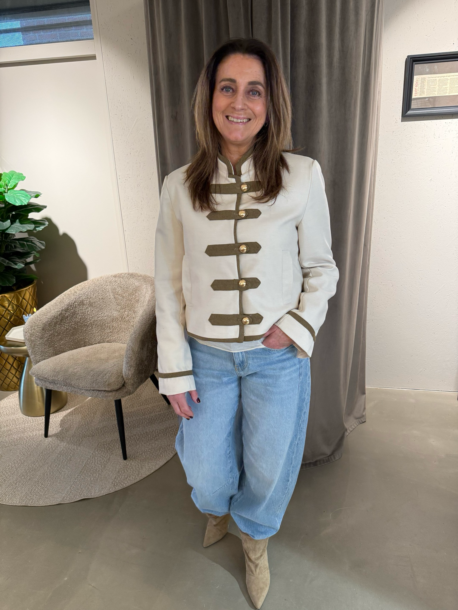 Aya uniform jacket off-white