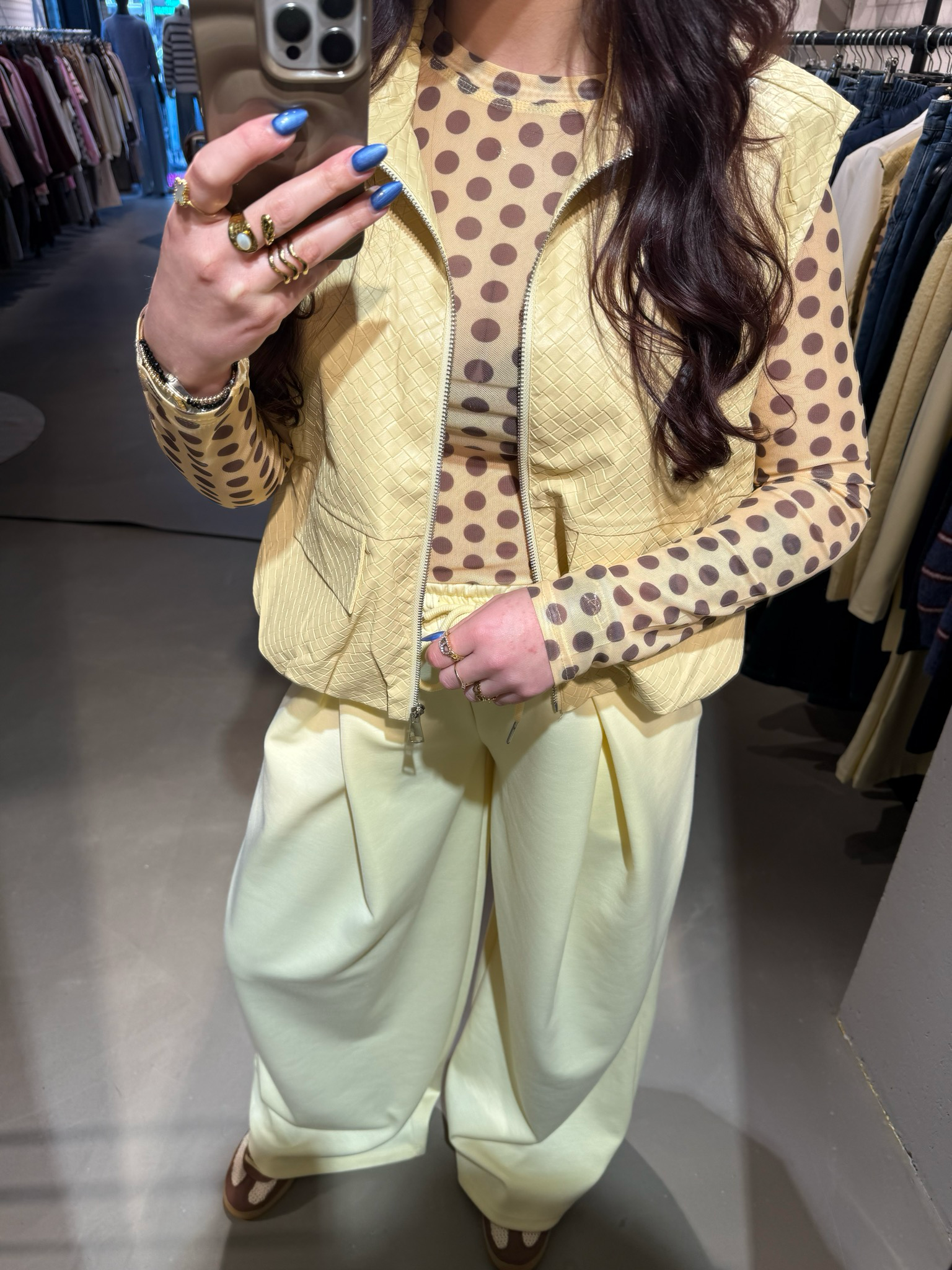 Jasmijn gilet butter yellow