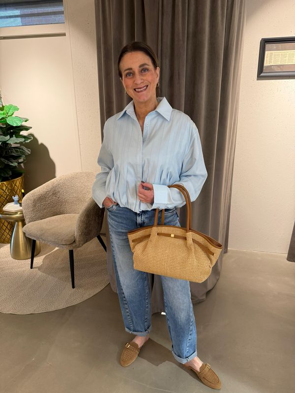 Noor baby blue blouse, cropped