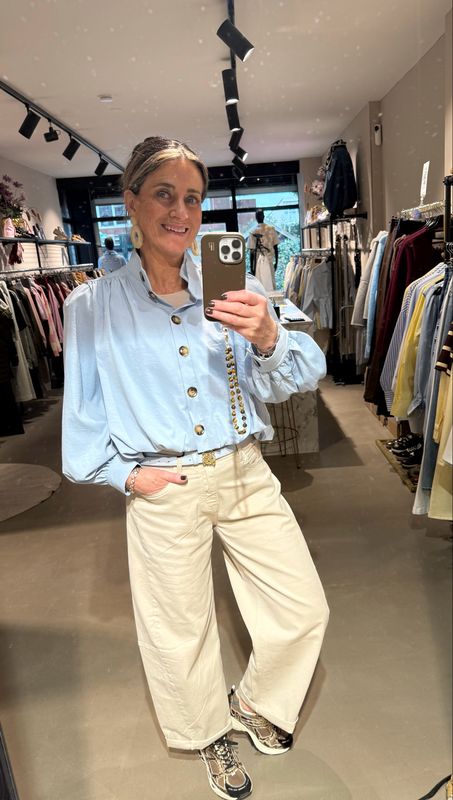 Elly blouse met pofmouw baby blue