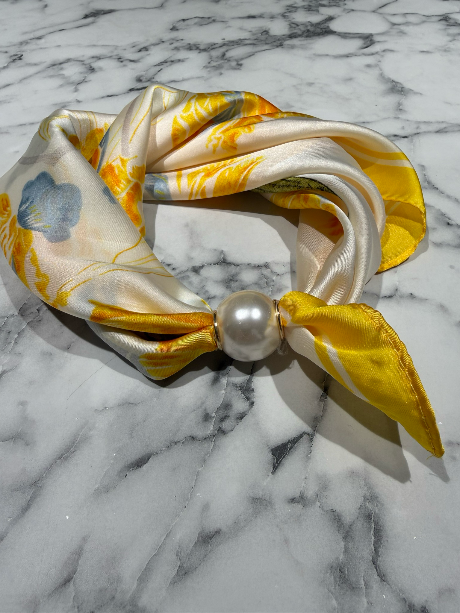 Monique sjaaltjes met parelsluiting