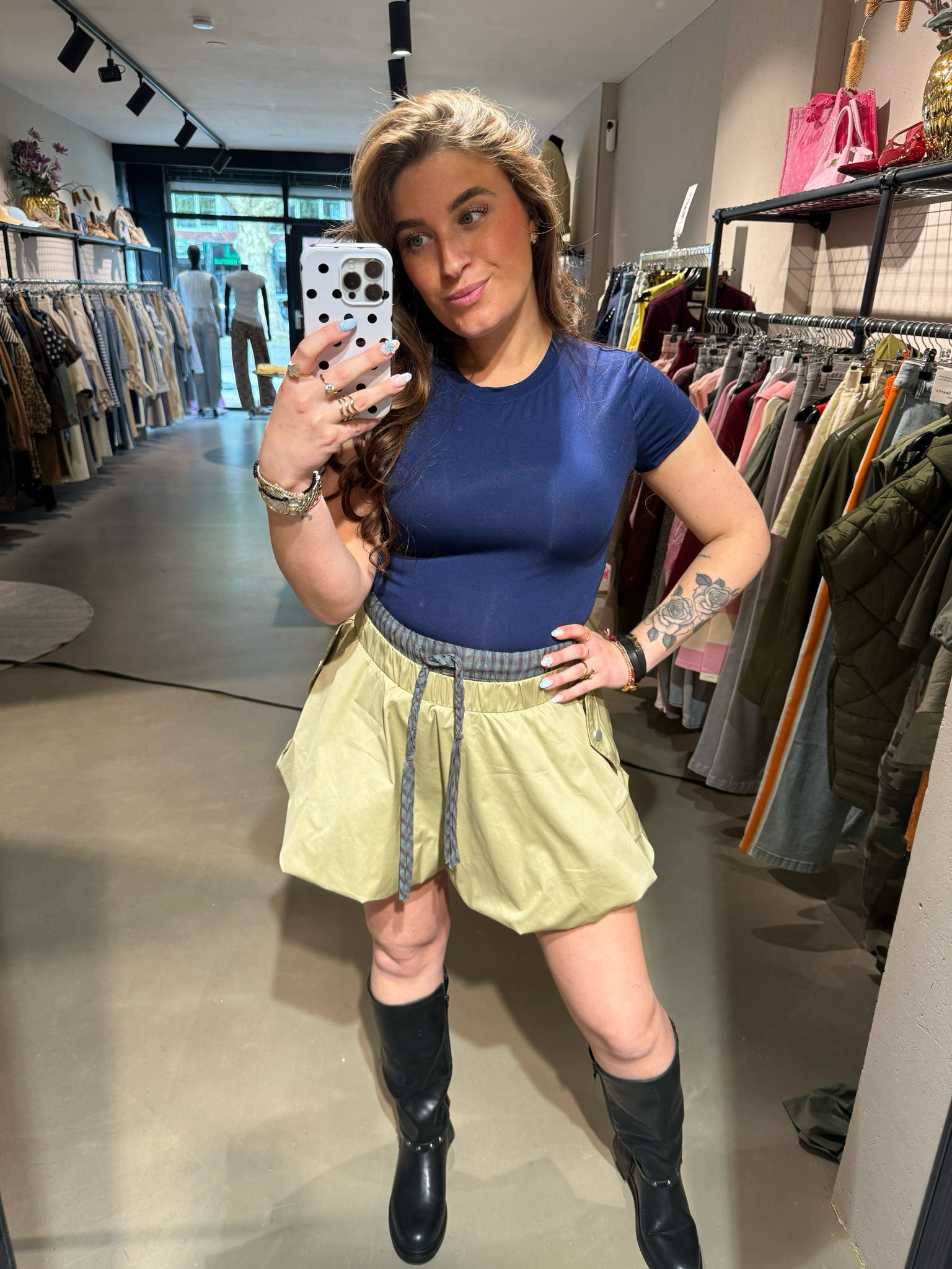 Maan skort taupe met geruite tailleband