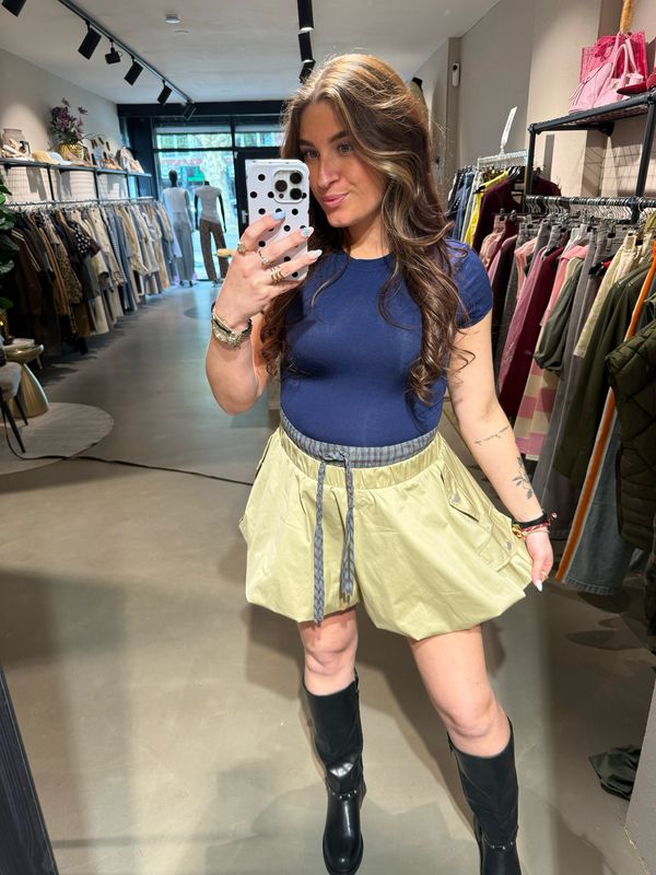 Maan skort taupe met geruite tailleband