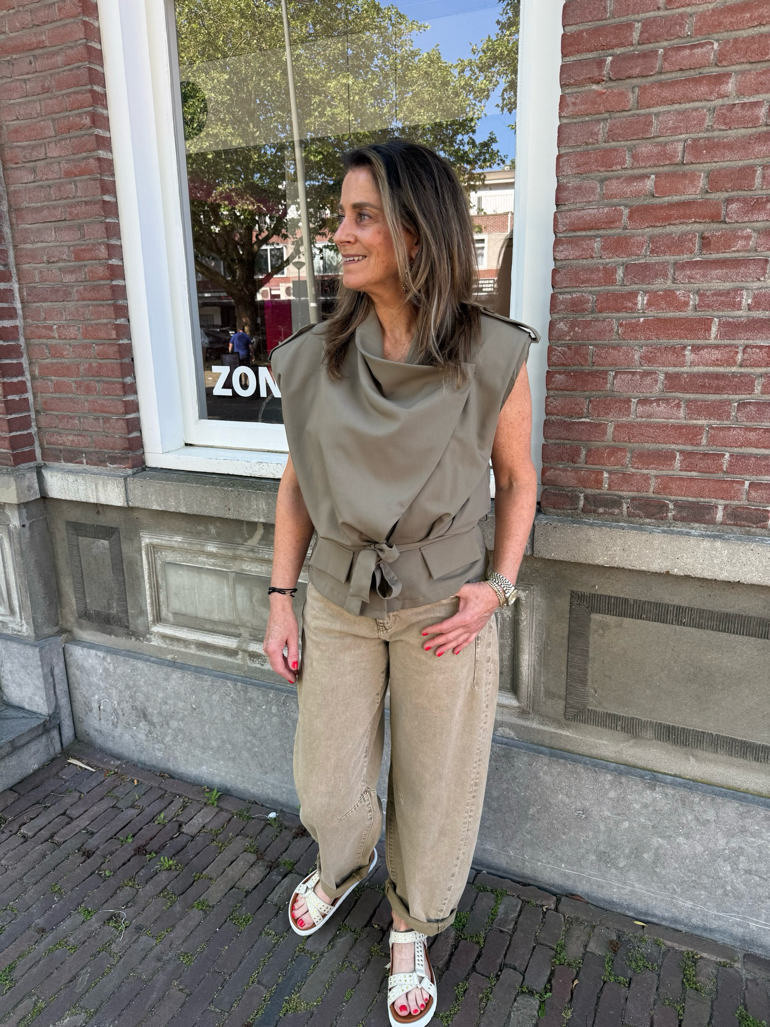 Marly mouwloze blouse army green