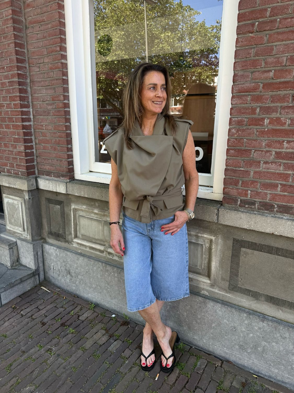 Marly mouwloze blouse army green Marly mouwloze blouse army green