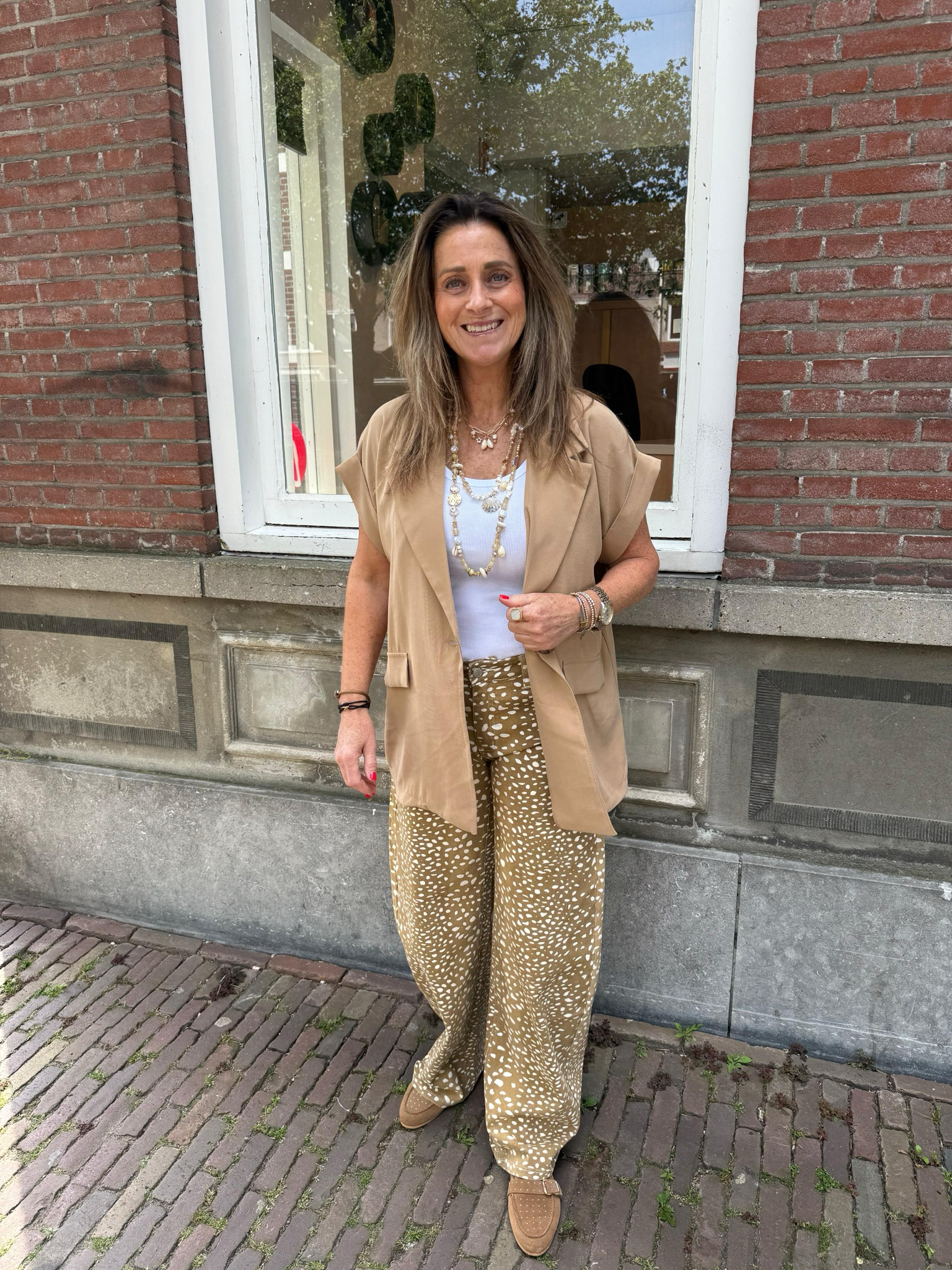 AMBIKA Addison blazer mouwloos khaki