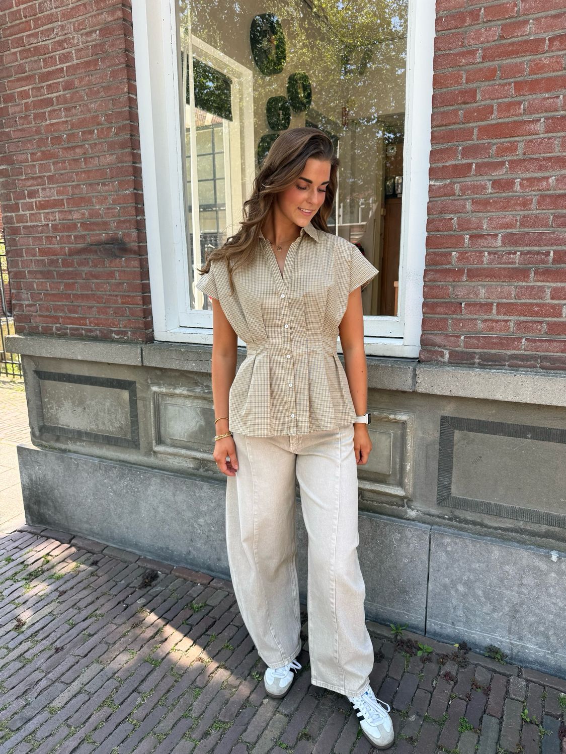 Bibian ruit getailleerde blouse camel Bibian ruit getailleerde blouse camel
