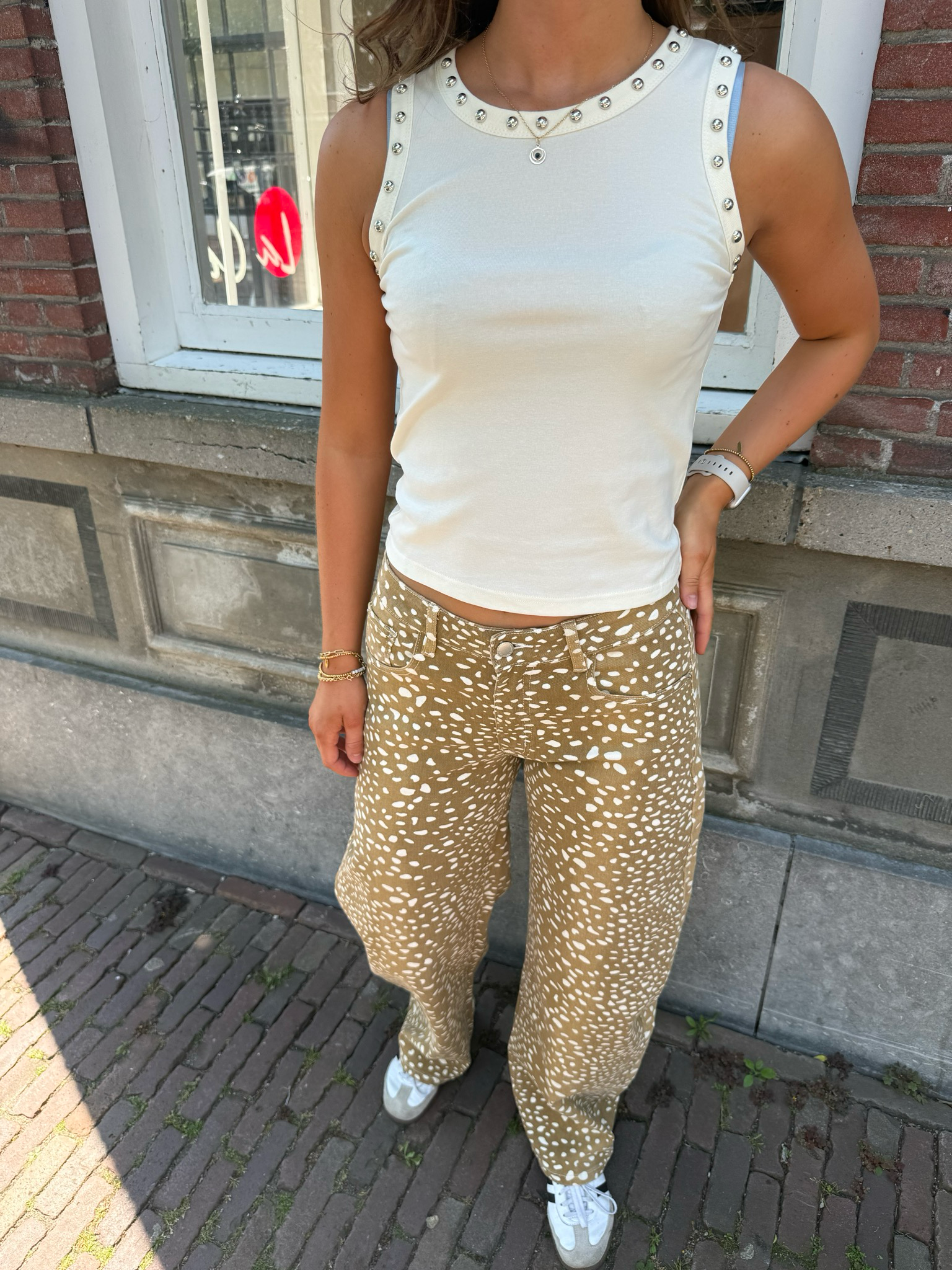 Eda top met studs off white