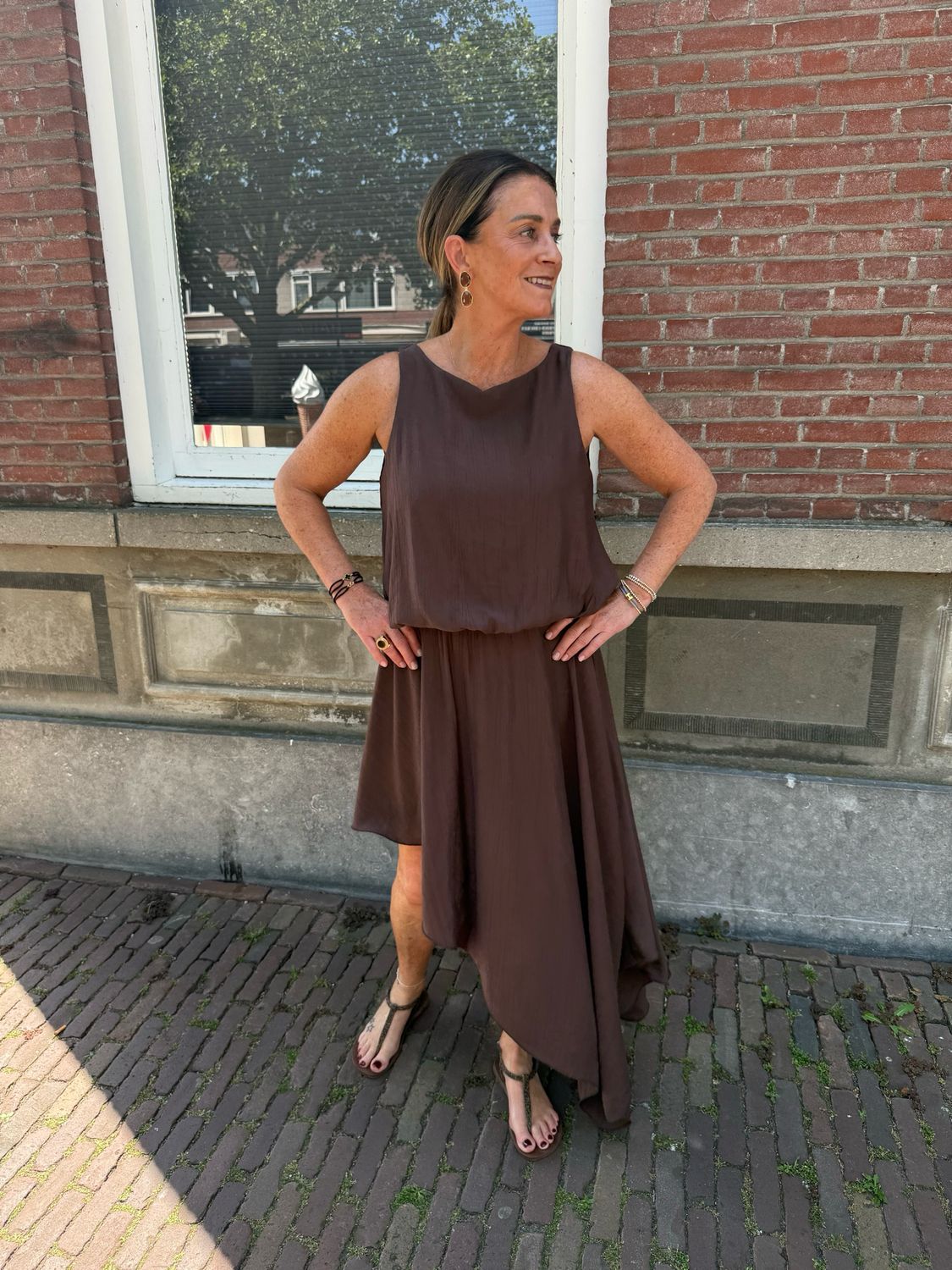 Imra zomerjurk chocolate brown Imra zomerjurk chocolate brown