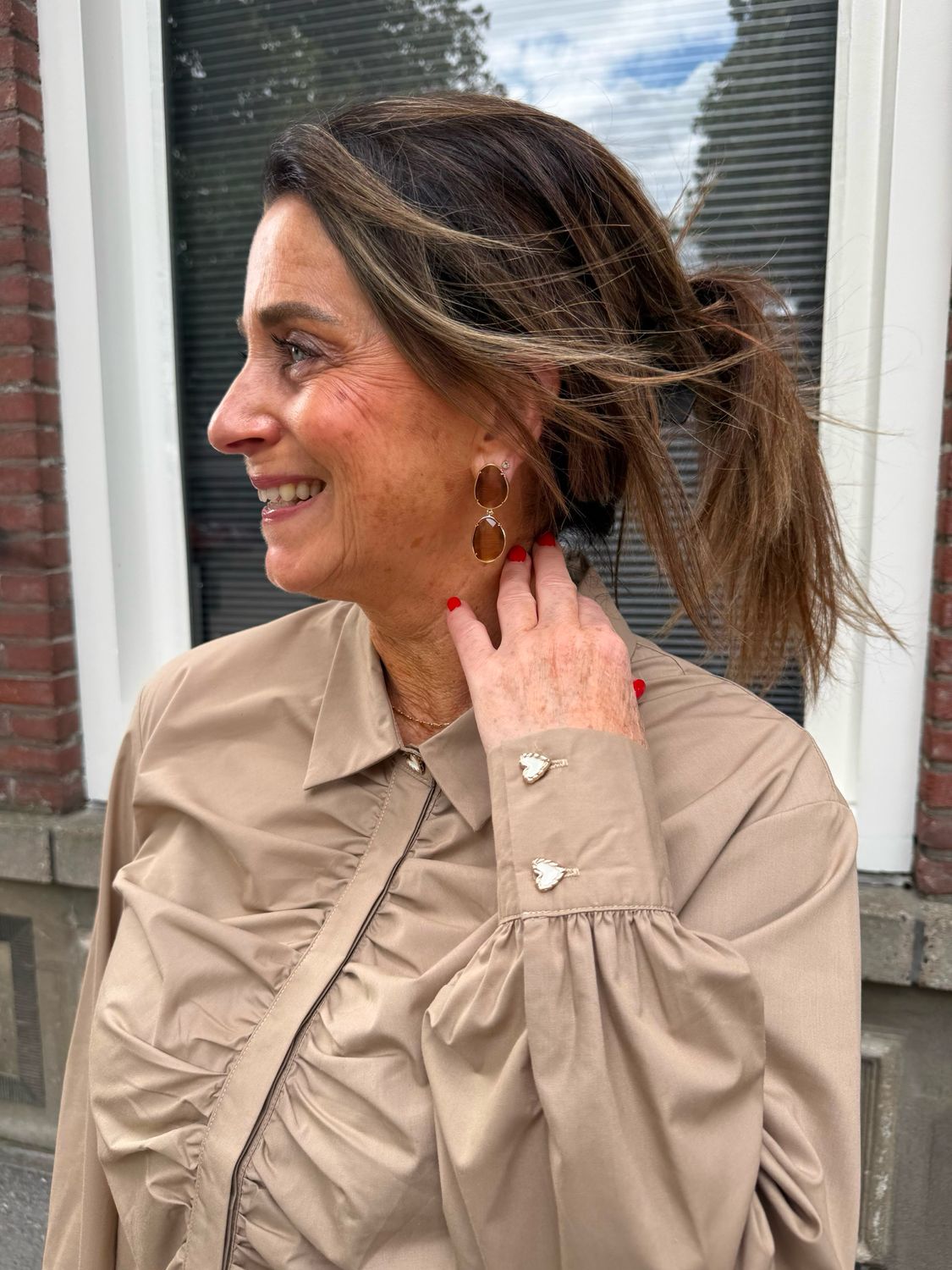 Indi oorbellen bruin