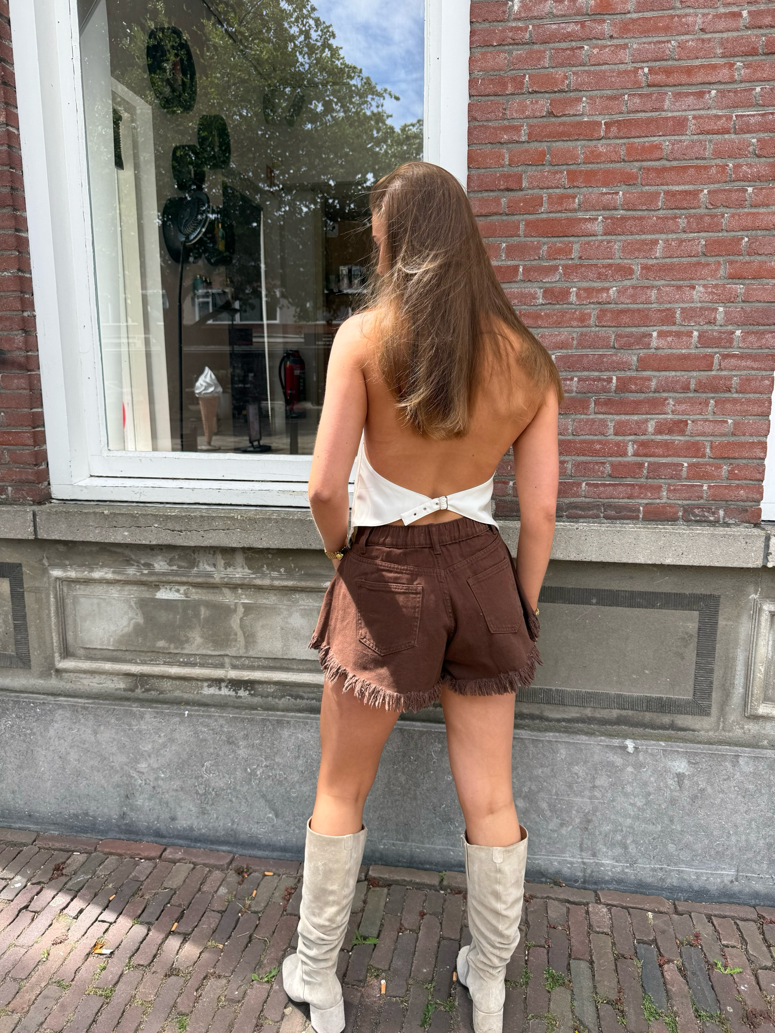 Chelsea haltertop studs off-white