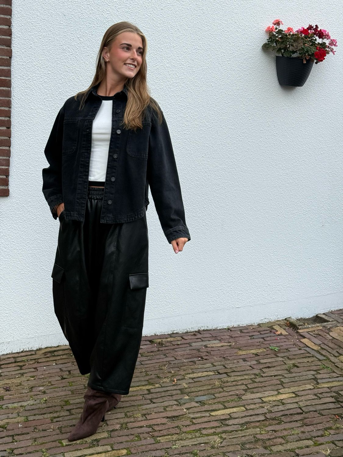 Kaatje PU leather cargo pants black Kaatje PU leather cargo pants black